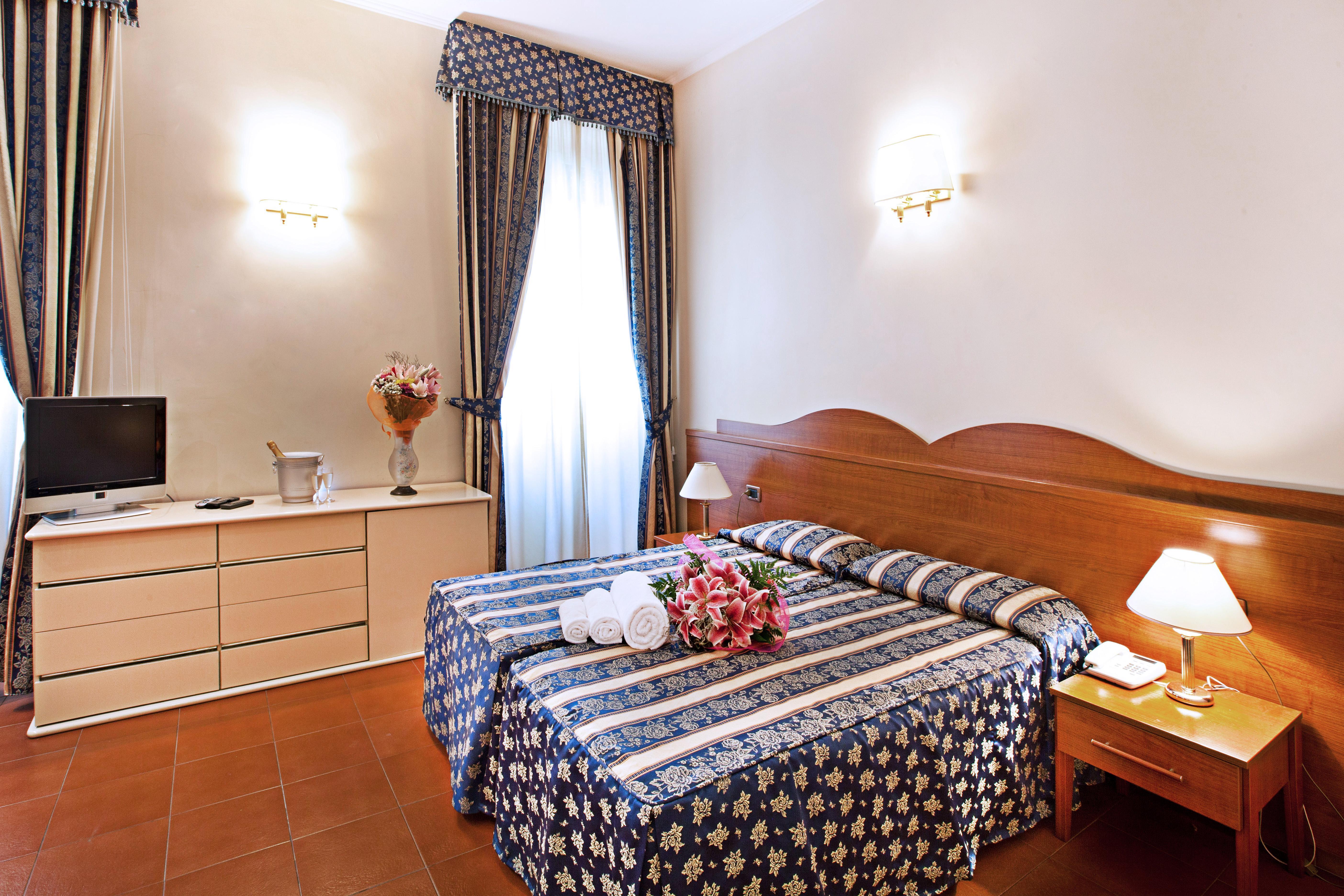 רומא Hotel Augustea מראה חיצוני תמונה