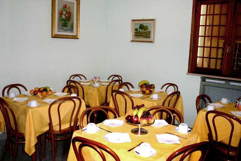 רומא Hotel Augustea מראה חיצוני תמונה