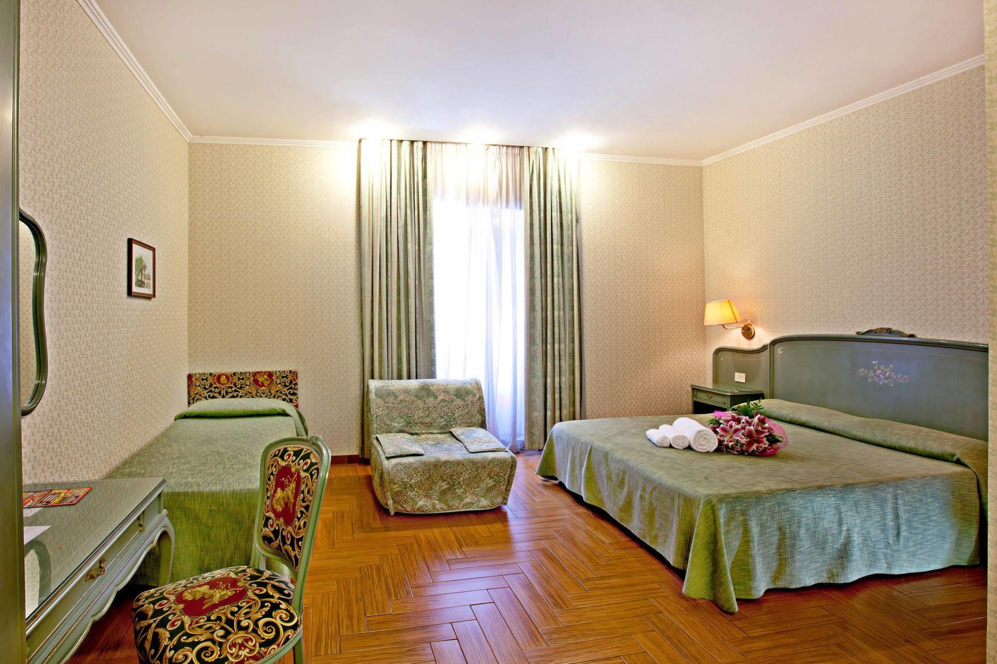 רומא Hotel Augustea מראה חיצוני תמונה